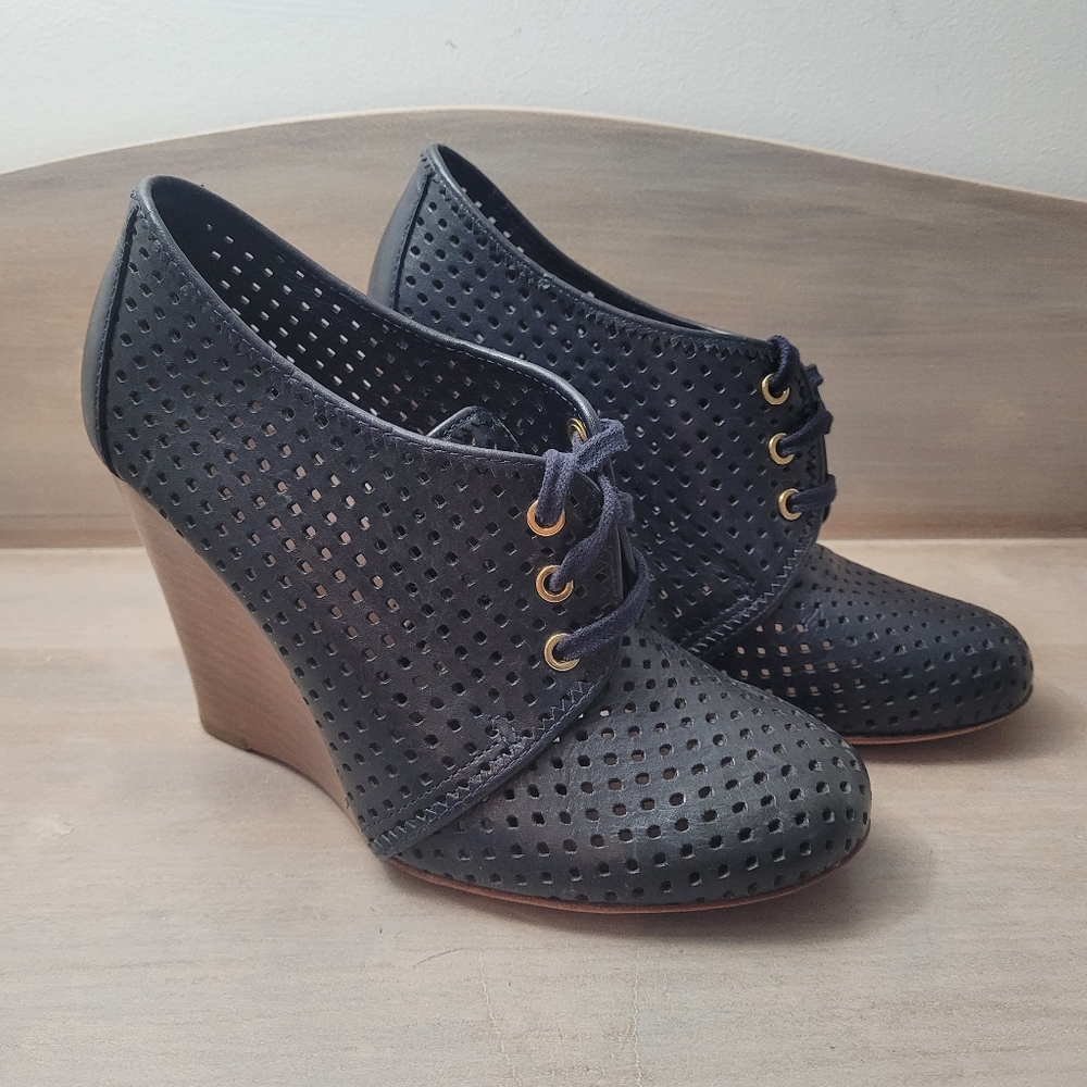 Tory Burch Women's Victor Perforated Leather Wedge Shoes 6.5 Navy Blue Brown